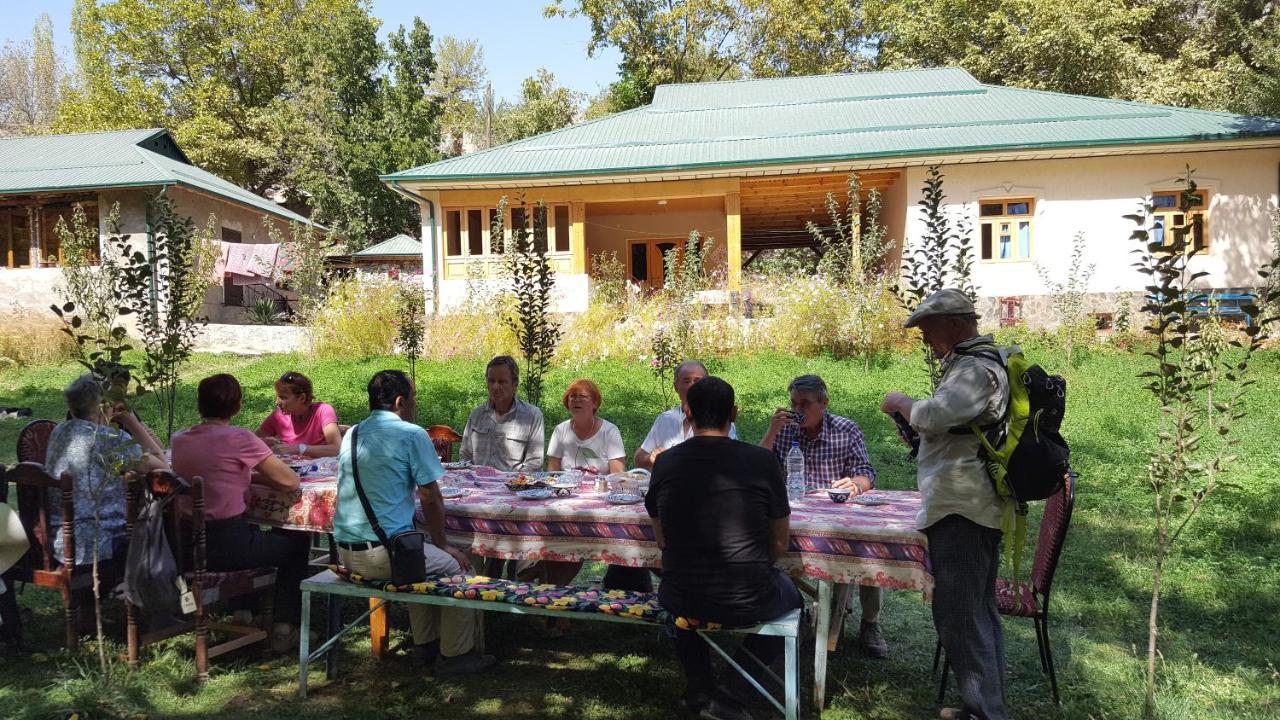 Hayat Nuratau Mountain Guesthouse Yukary-Ukhum Bagian luar foto