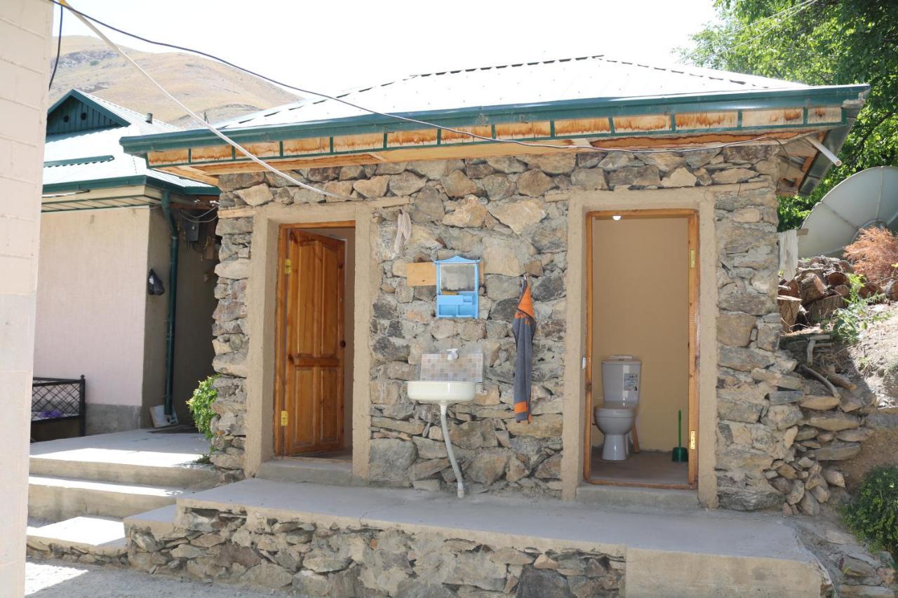 Hayat Nuratau Mountain Guesthouse Yukary-Ukhum Bagian luar foto