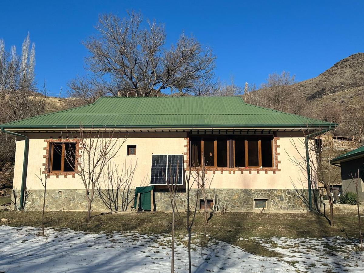 Hayat Nuratau Mountain Guesthouse Yukary-Ukhum Bagian luar foto