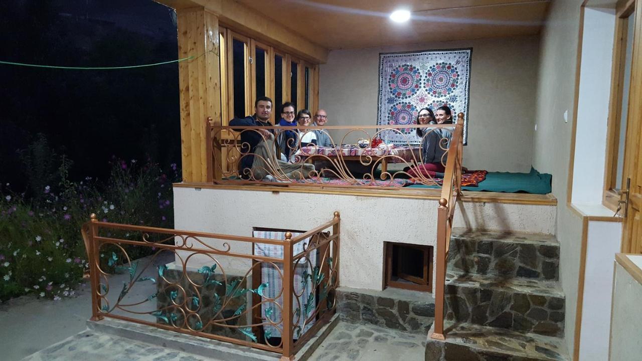 Hayat Nuratau Mountain Guesthouse Yukary-Ukhum Bagian luar foto