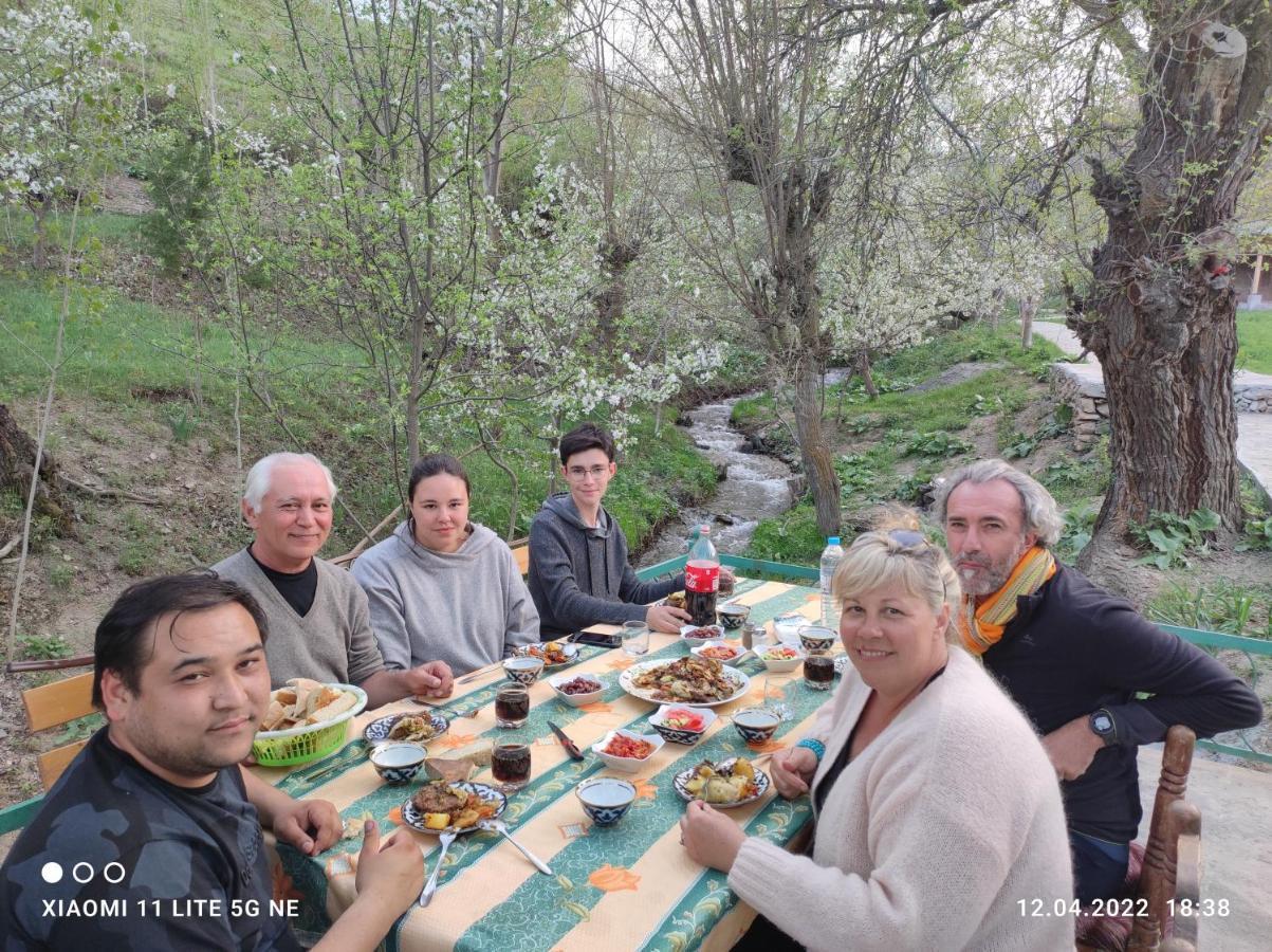 Hayat Nuratau Mountain Guesthouse Yukary-Ukhum Bagian luar foto