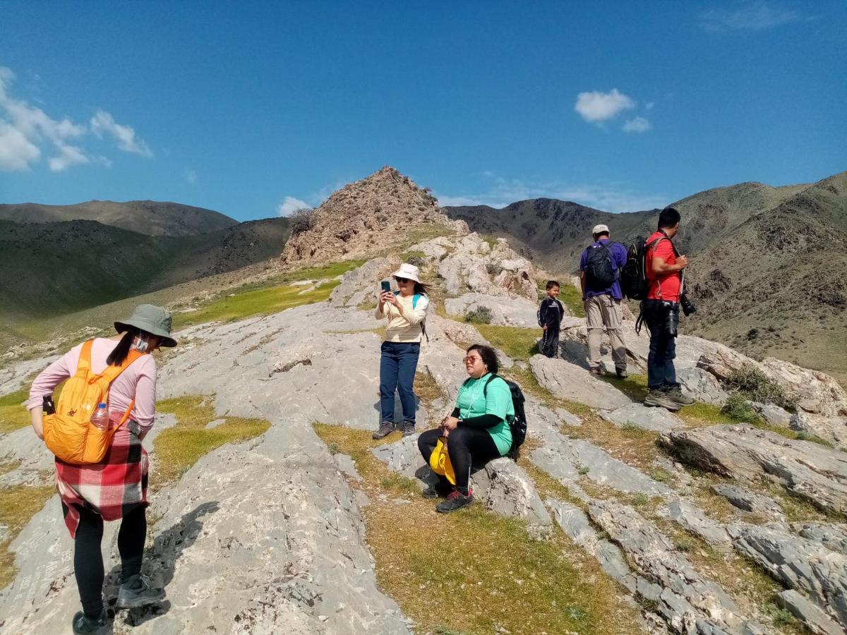 Hayat Nuratau Mountain Guesthouse Yukary-Ukhum Bagian luar foto